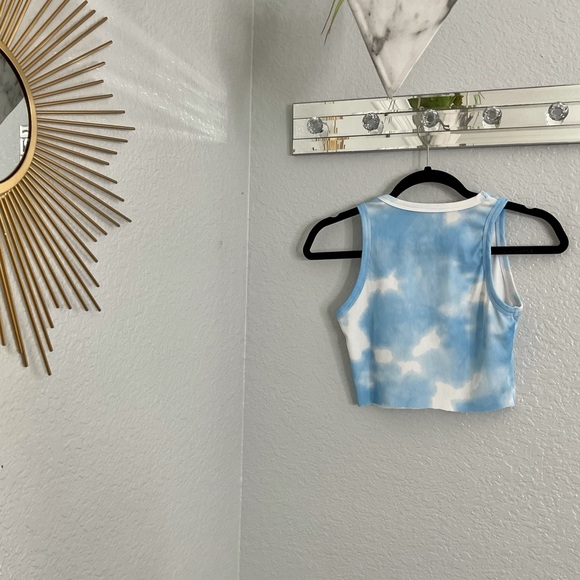 Baby Blue Sky View Crop Top - Picture 7 of 8